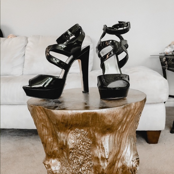 Black heels size 5.5-6 - Picture 1 of 4